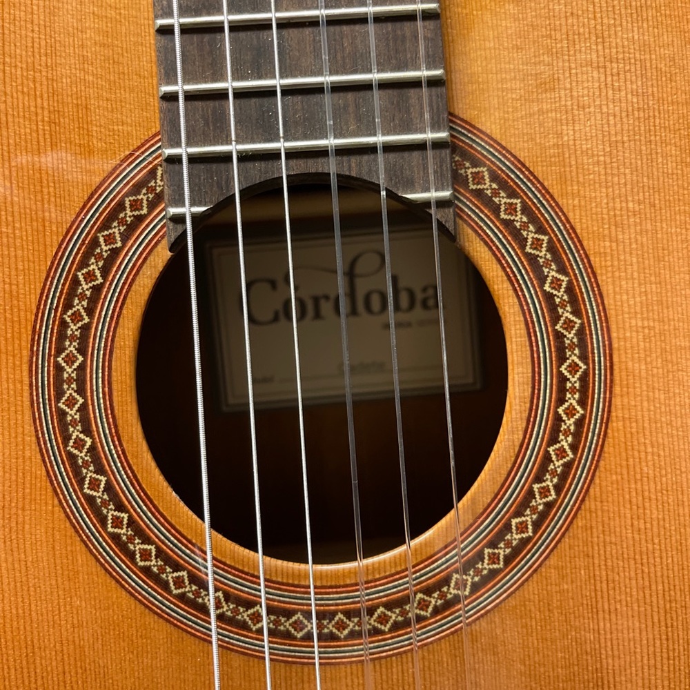 Guitar cordoba